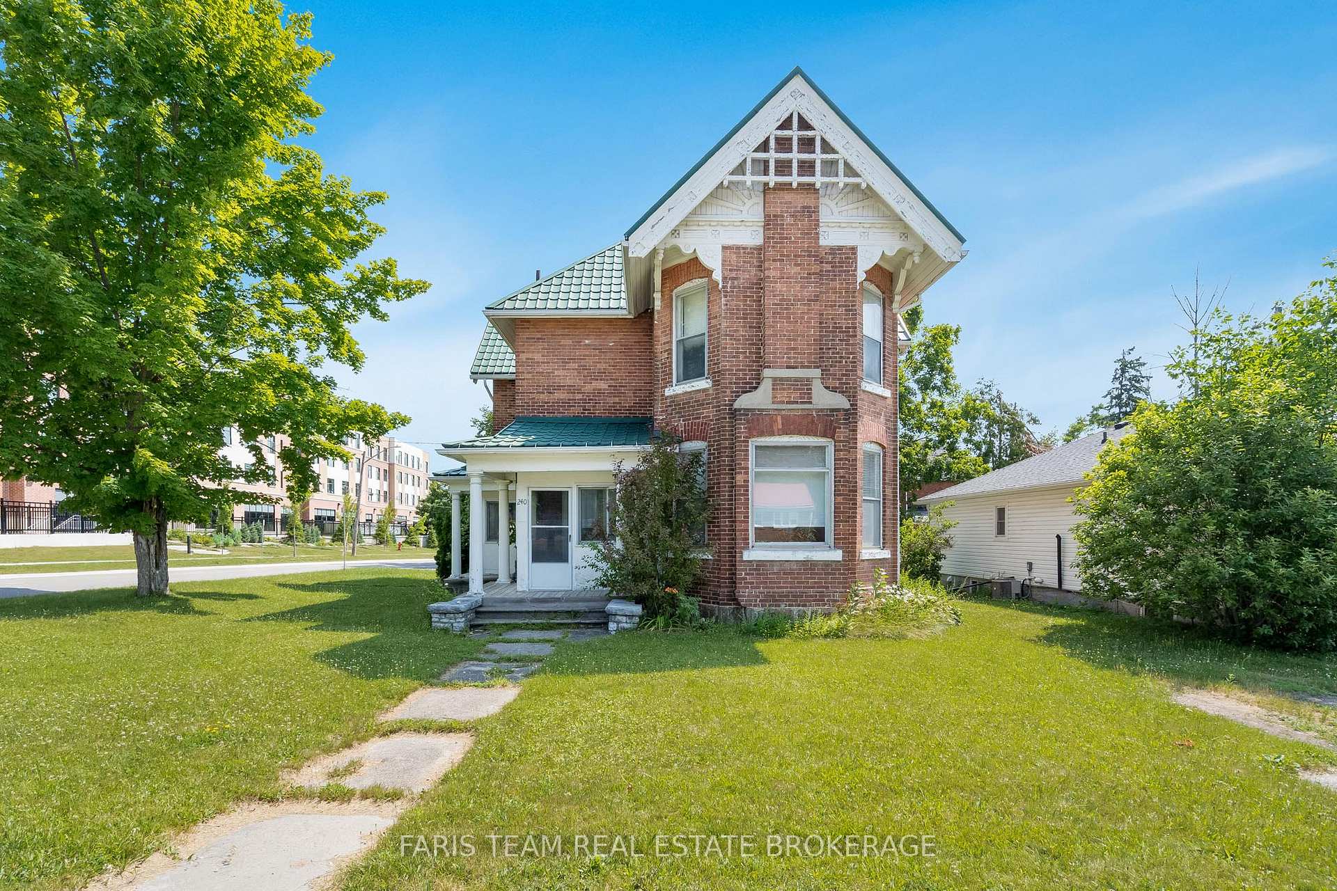 Photo 4 of 9 Borland Street E, Orillia — HOMEH