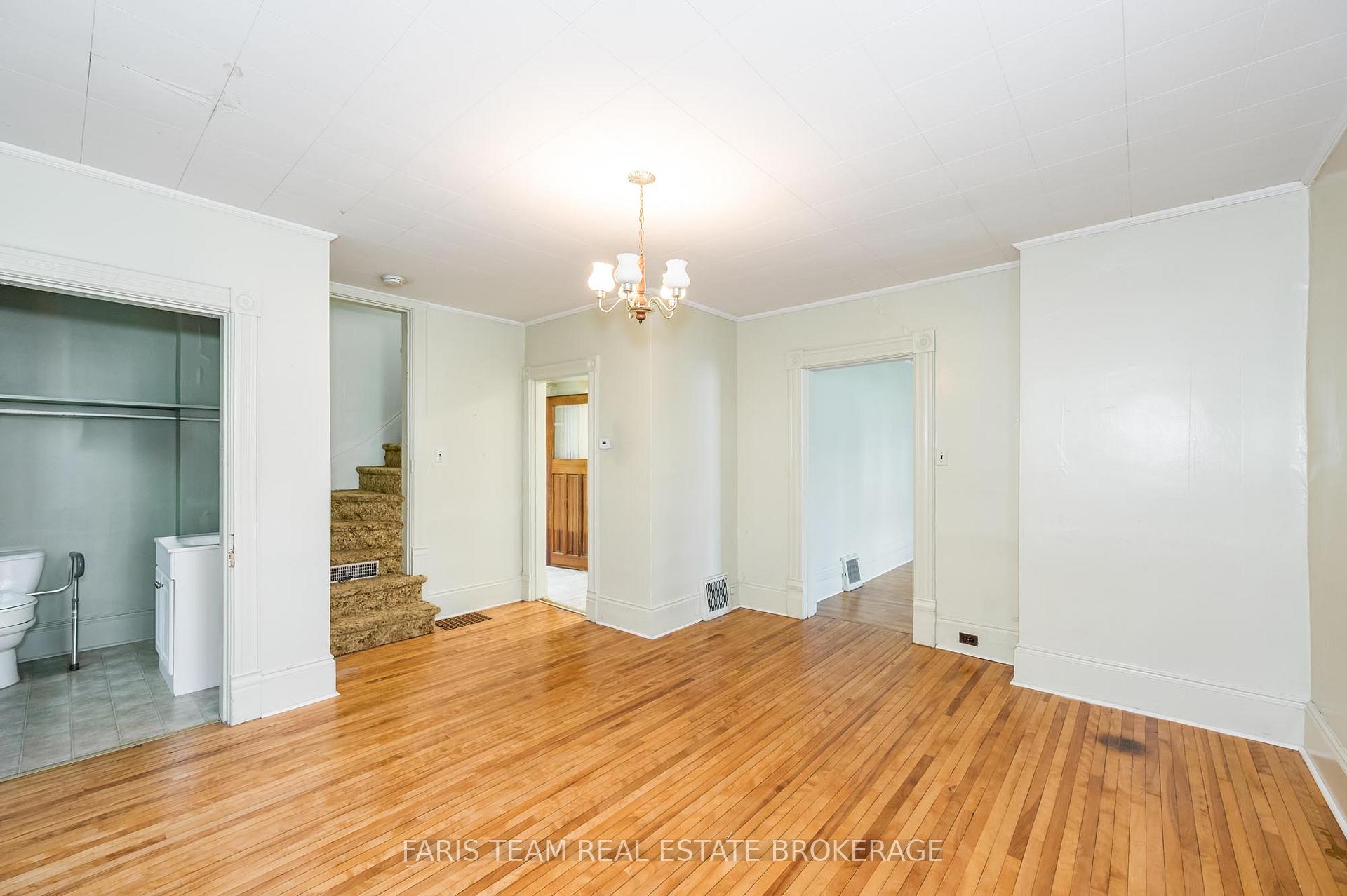 Photo 13 of 9 Borland Street E, Orillia — HOMEH