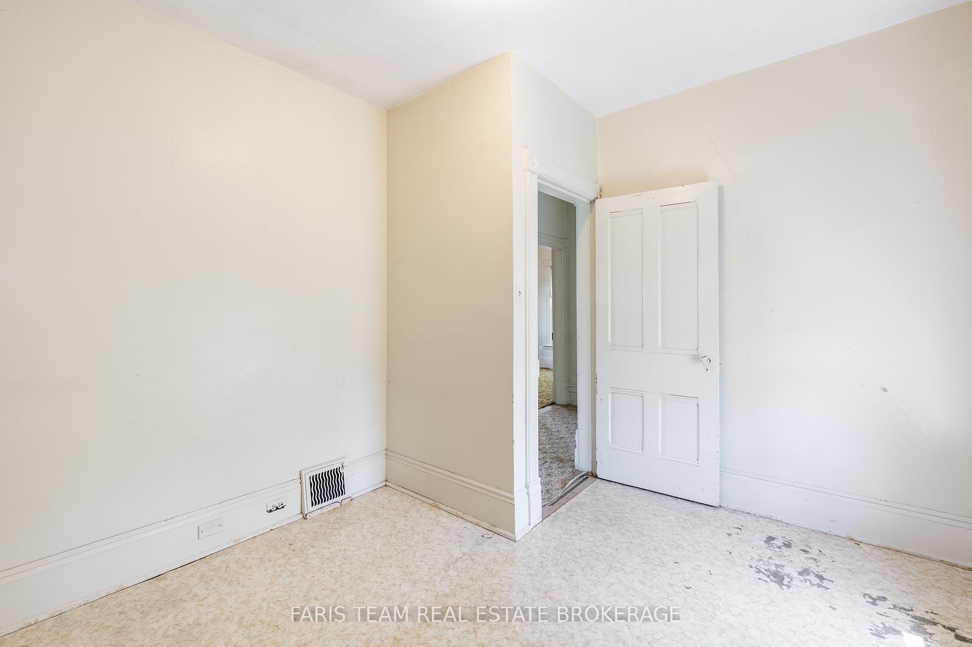 Photo 22 of 9 Borland Street E, Orillia — HOMEH