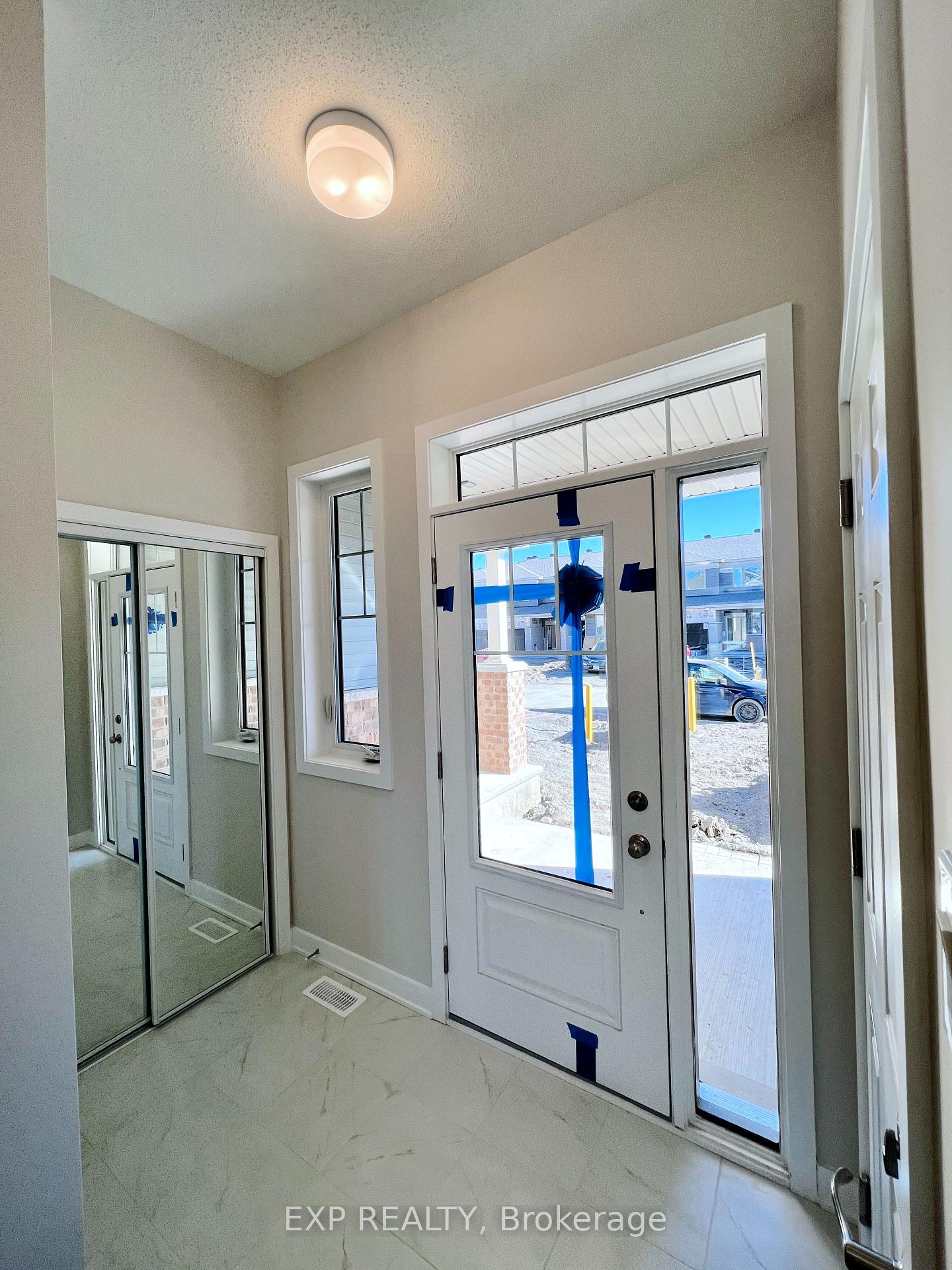 Photo 2 of 2147 Winsome Terrace, Ottawa, Fallingbrook/Gardenway South — HOMEH