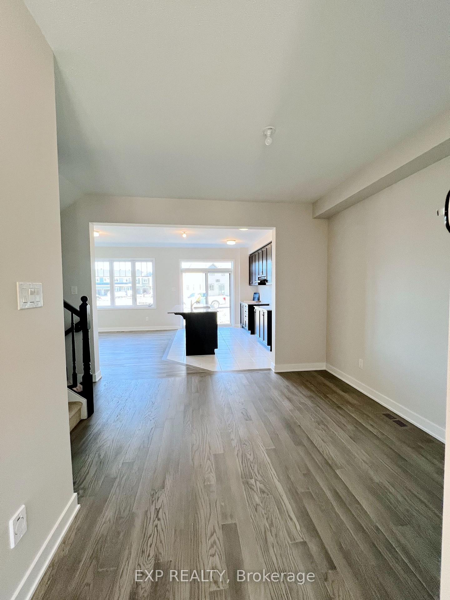 Photo 4 of 2147 Winsome Terrace, Ottawa, Fallingbrook/Gardenway South — HOMEH