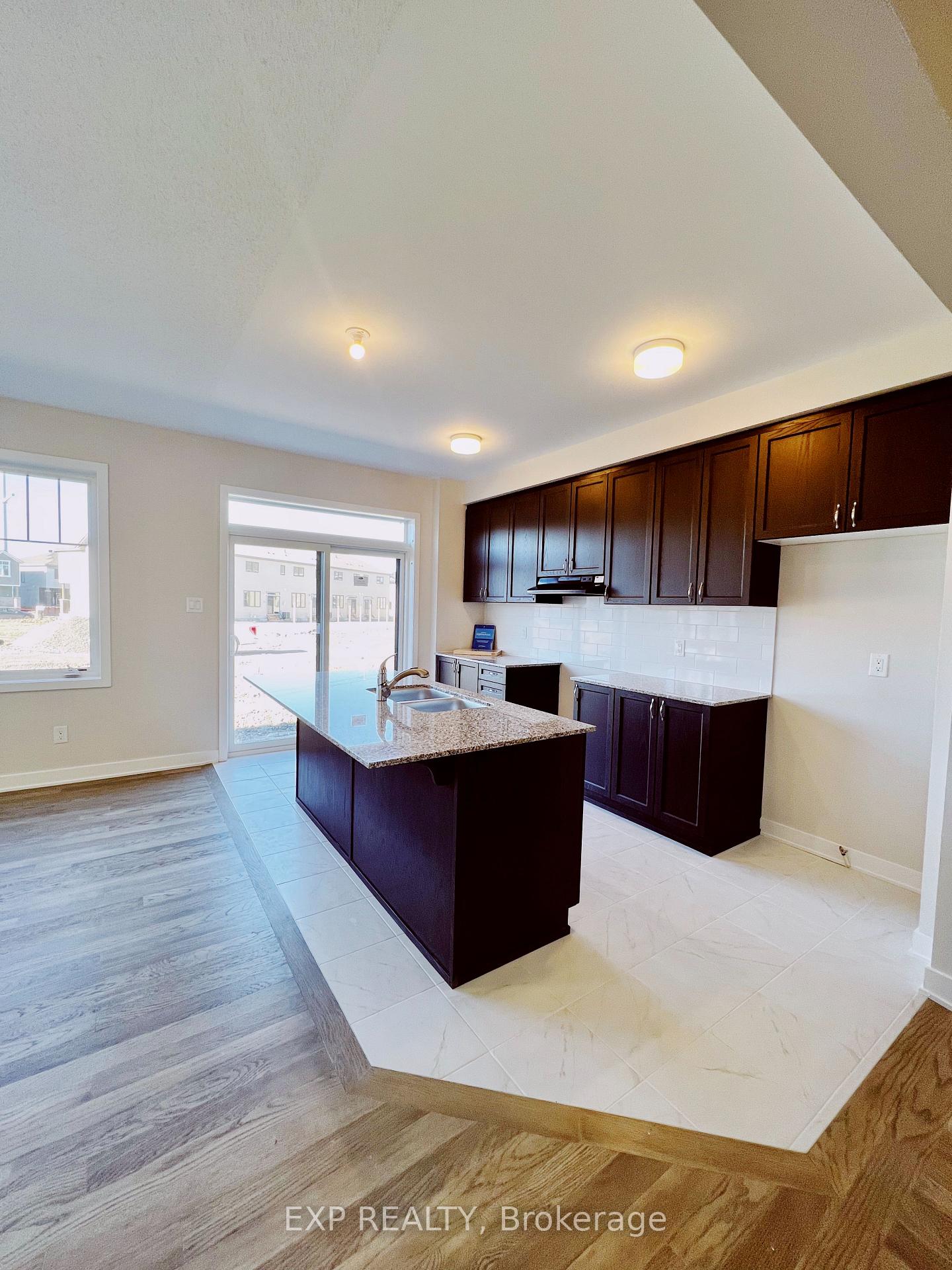 Photo 6 of 2147 Winsome Terrace, Ottawa, Fallingbrook/Gardenway South — HOMEH