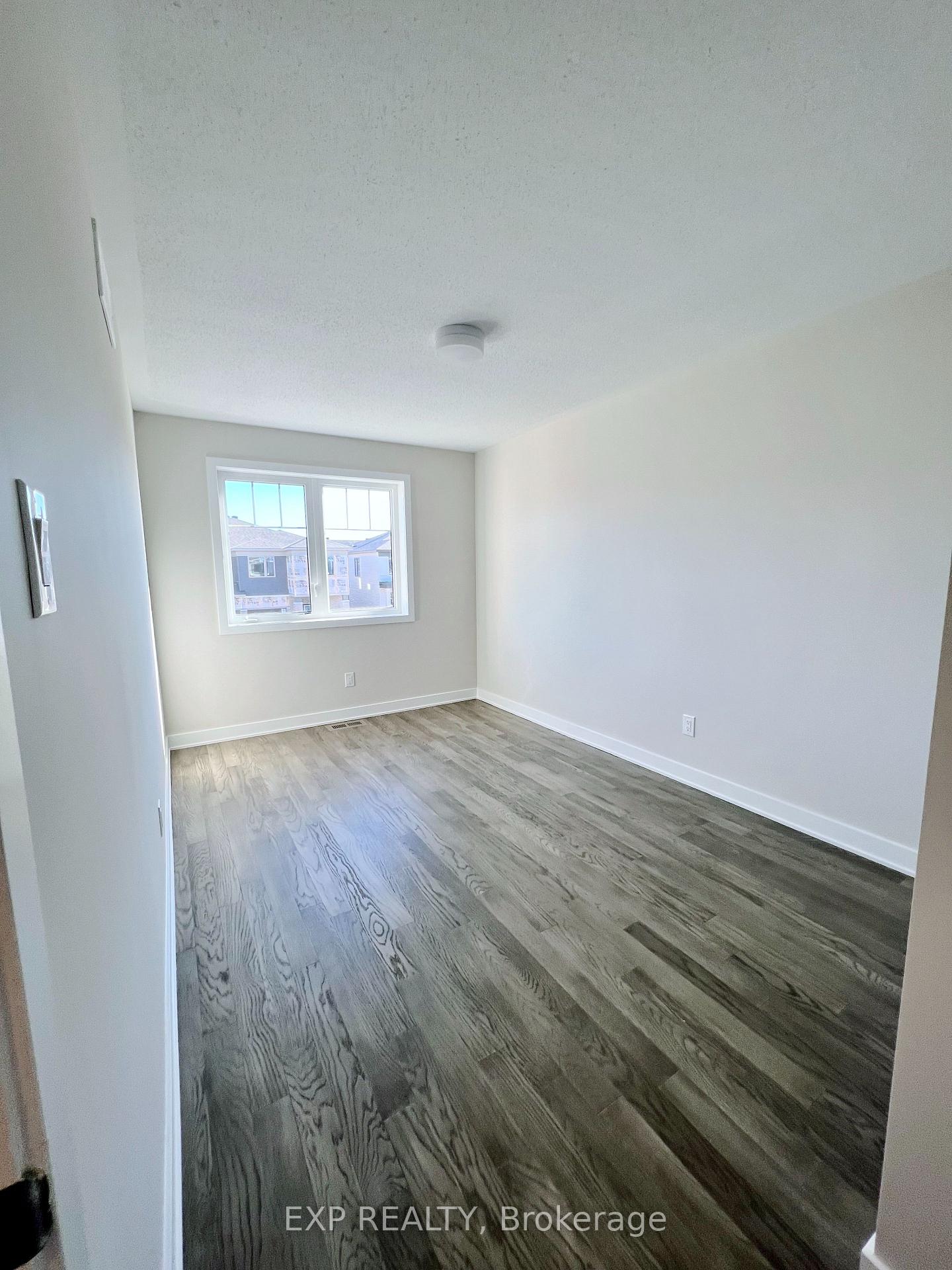 Photo 11 of 2147 Winsome Terrace, Ottawa, Fallingbrook/Gardenway South — HOMEH