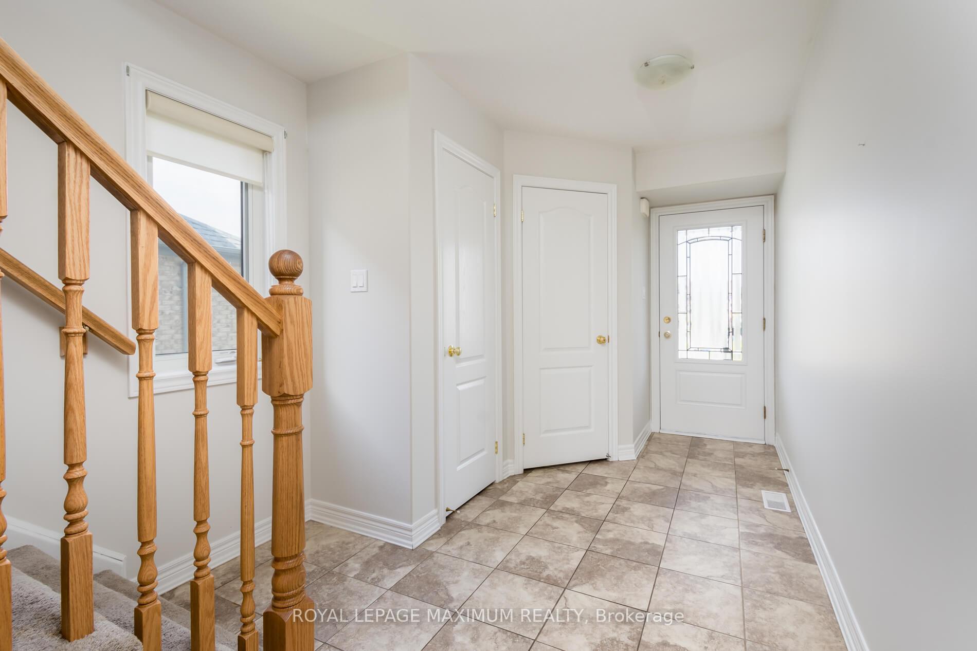Photo 4 of 137 Hutchinson Drive, New Tecumseth, Alliston — HOMEH