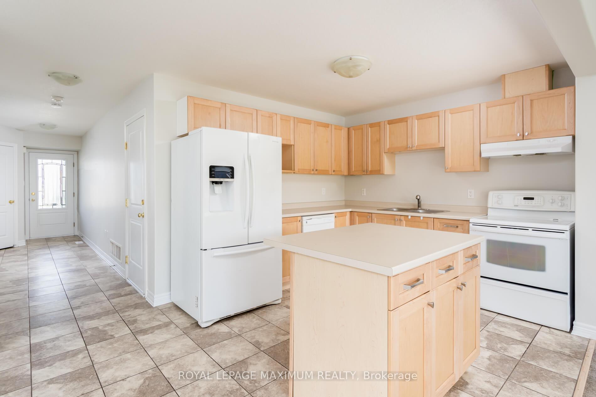 Photo 7 of 137 Hutchinson Drive, New Tecumseth, Alliston — HOMEH