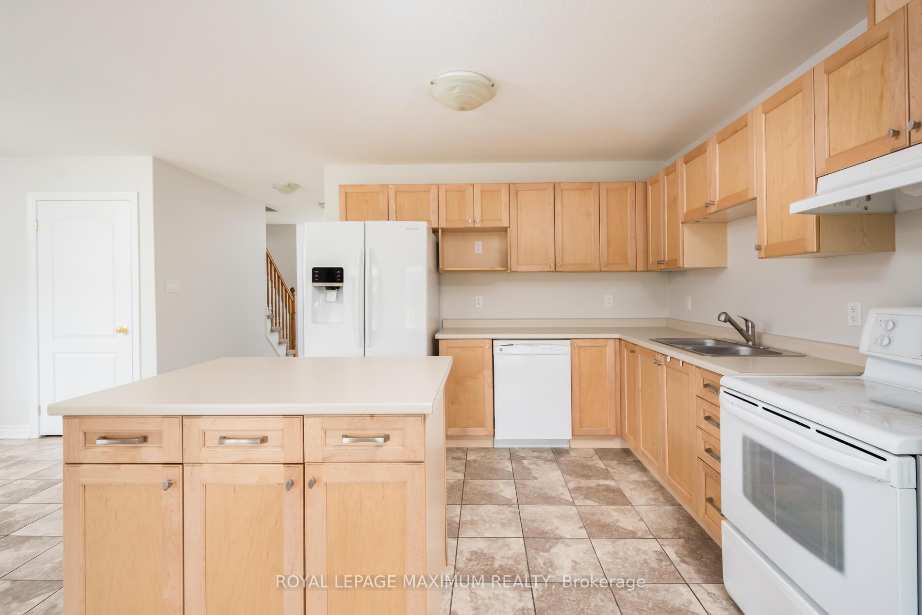Photo 12 of 137 Hutchinson Drive, New Tecumseth, Alliston — HOMEH