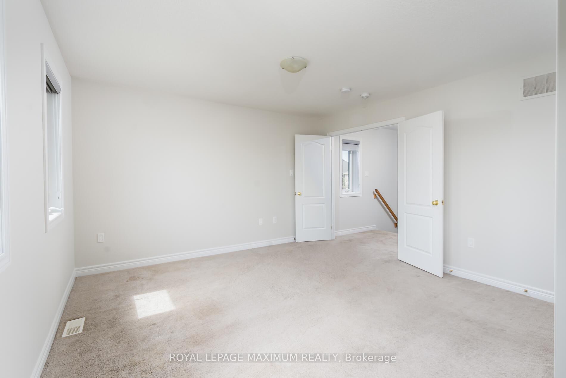 Photo 23 of 137 Hutchinson Drive, New Tecumseth, Alliston — HOMEH