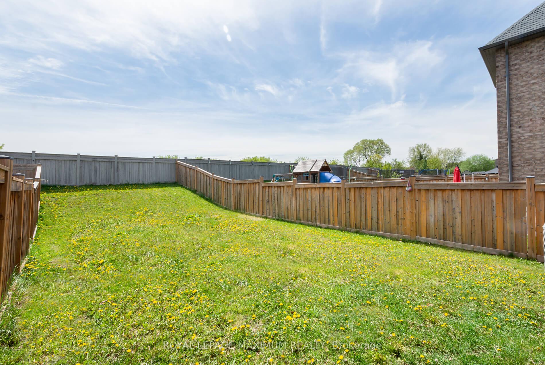 Photo 31 of 137 Hutchinson Drive, New Tecumseth, Alliston — HOMEH