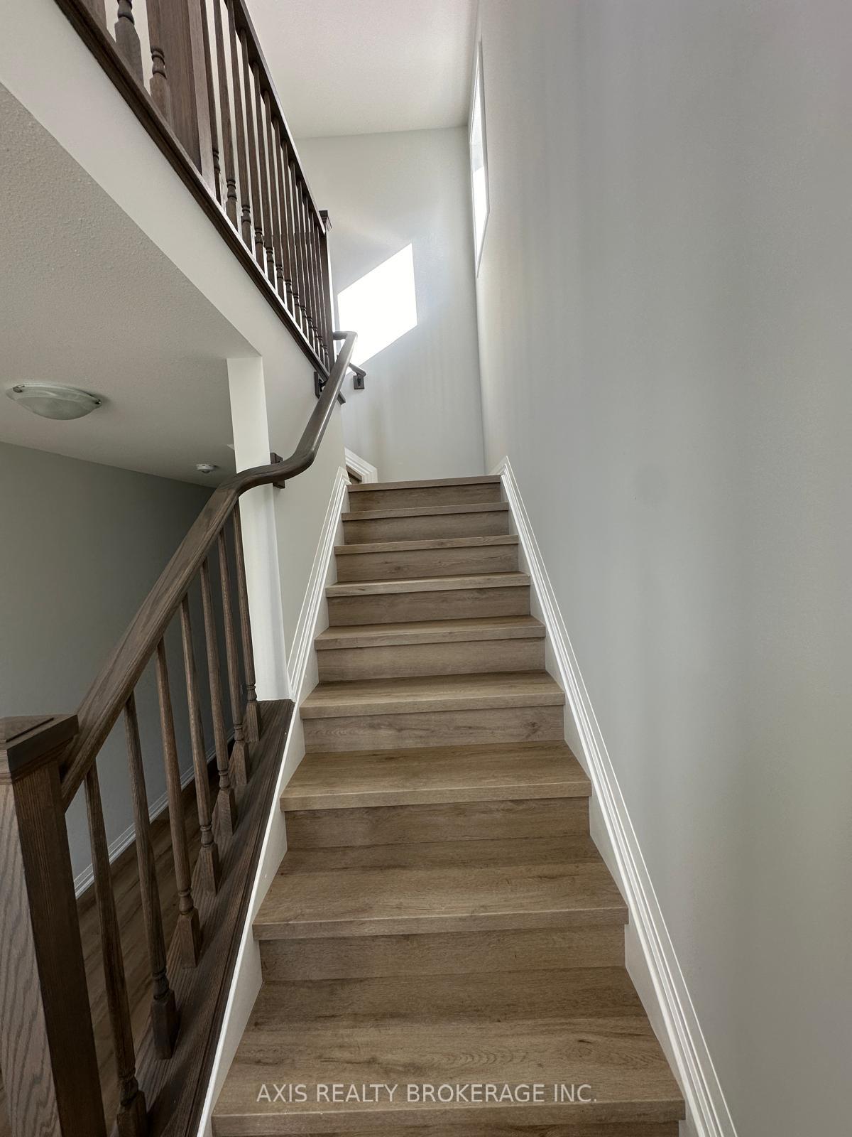 Photo 3 of 25 Samuel Avenue, Pelham, Fonthill — HOMEH