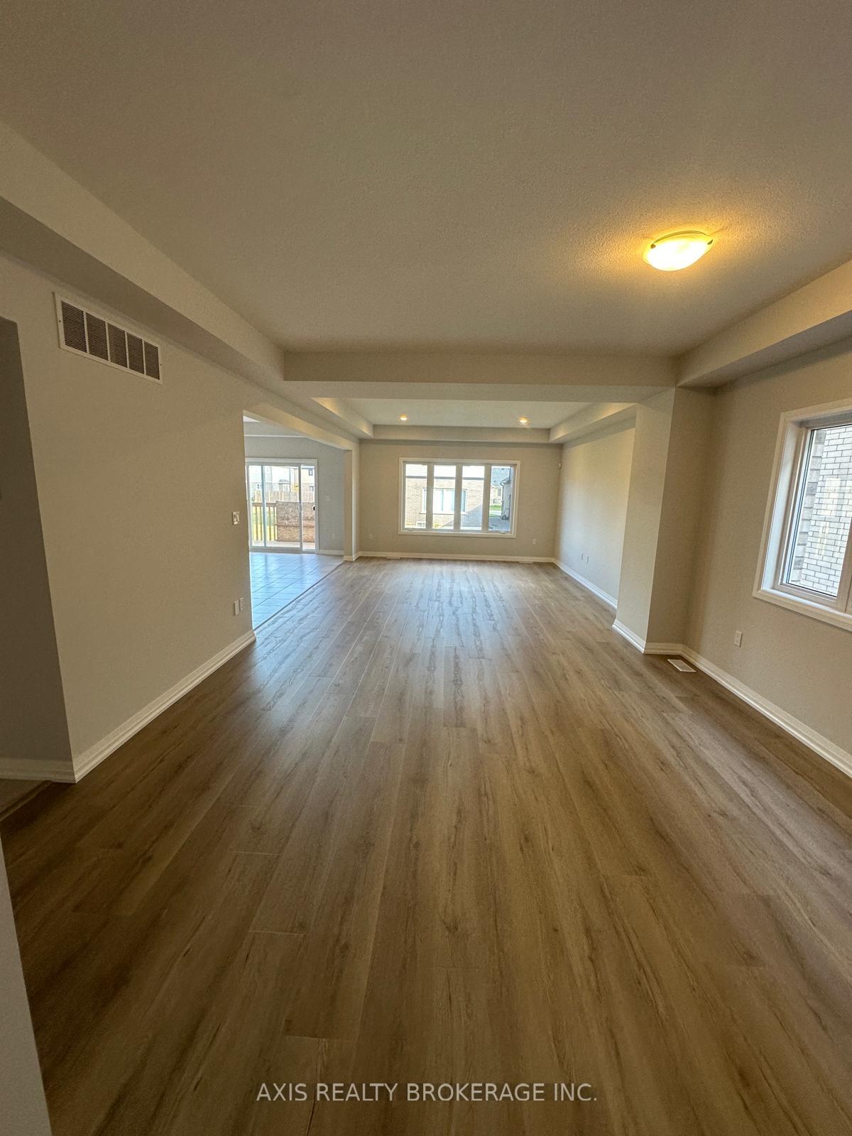 Photo 6 of 25 Samuel Avenue, Pelham, Fonthill — HOMEH