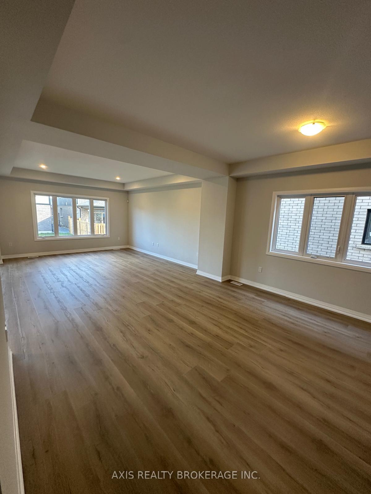 Photo 7 of 25 Samuel Avenue, Pelham, Fonthill — HOMEH