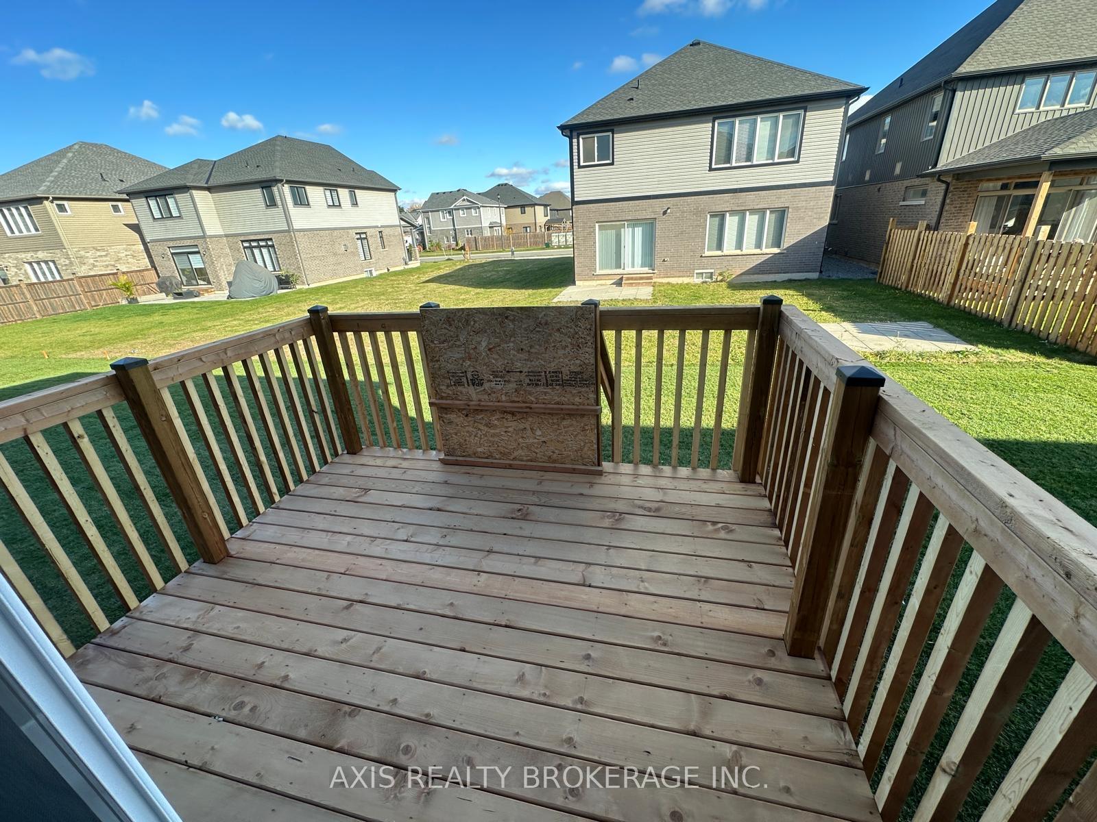 Photo 22 of 25 Samuel Avenue, Pelham, Fonthill — HOMEH