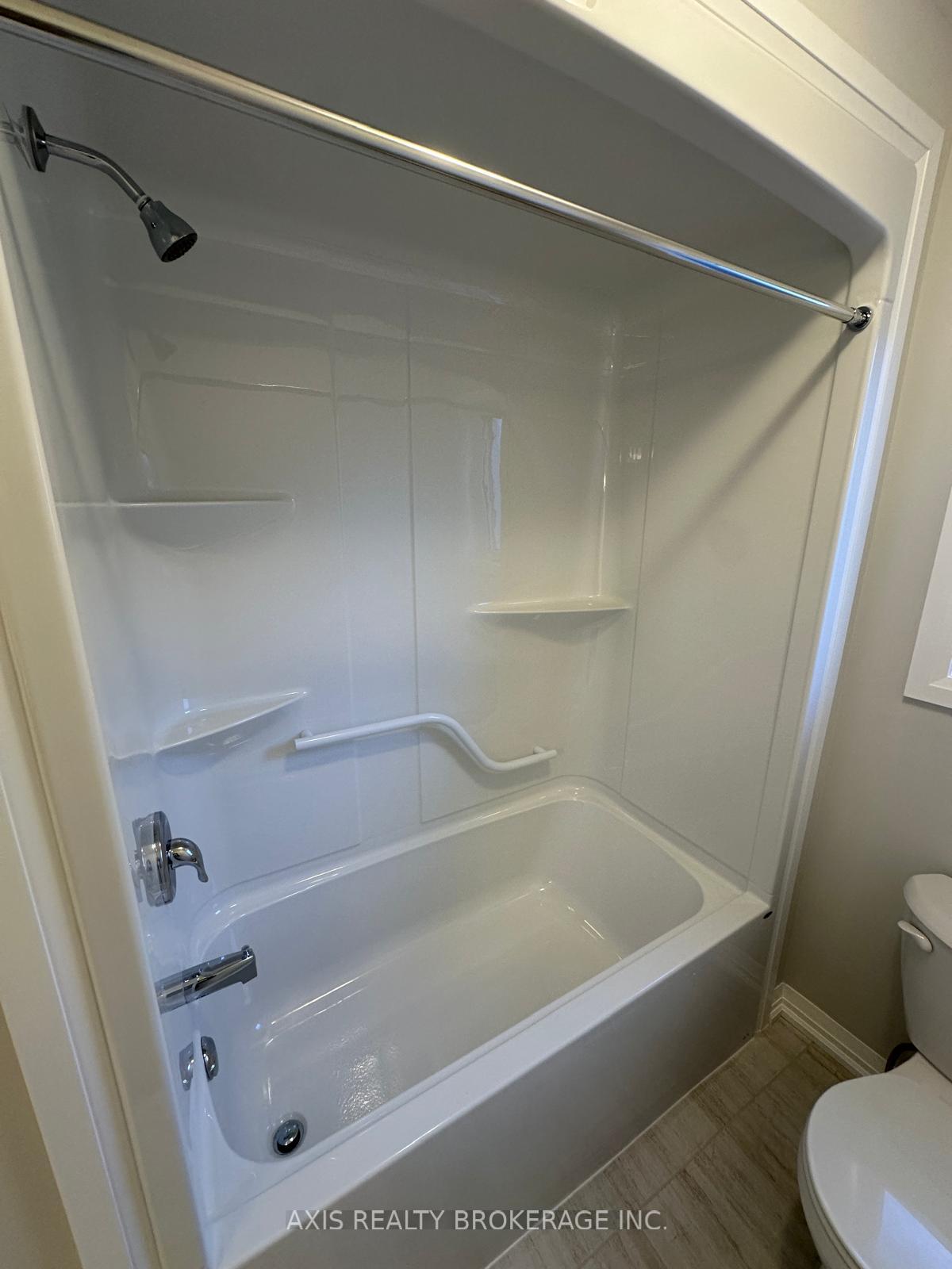 Photo 33 of 25 Samuel Avenue, Pelham, Fonthill — HOMEH