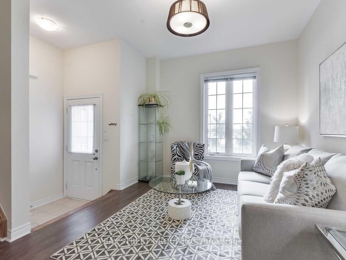 Photo 4 of 32 Orca Drive, Markham, Wismer — HOMEH