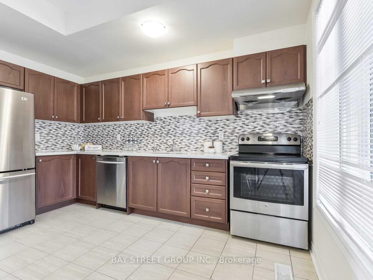 Photo 7 of 32 Orca Drive, Markham, Wismer — HOMEH