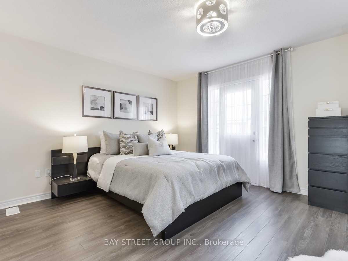 Photo 12 of 32 Orca Drive, Markham, Wismer — HOMEH