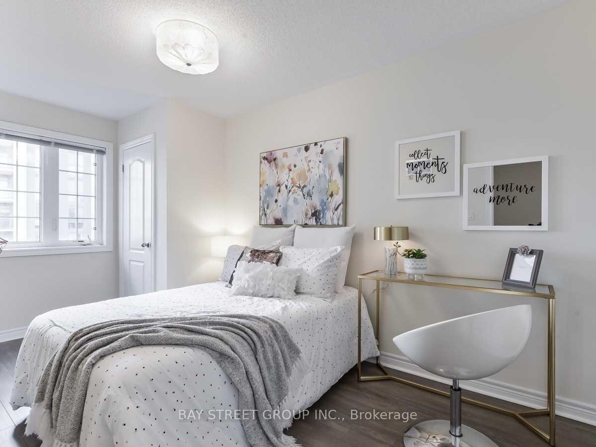 Photo 16 of 32 Orca Drive, Markham, Wismer — HOMEH
