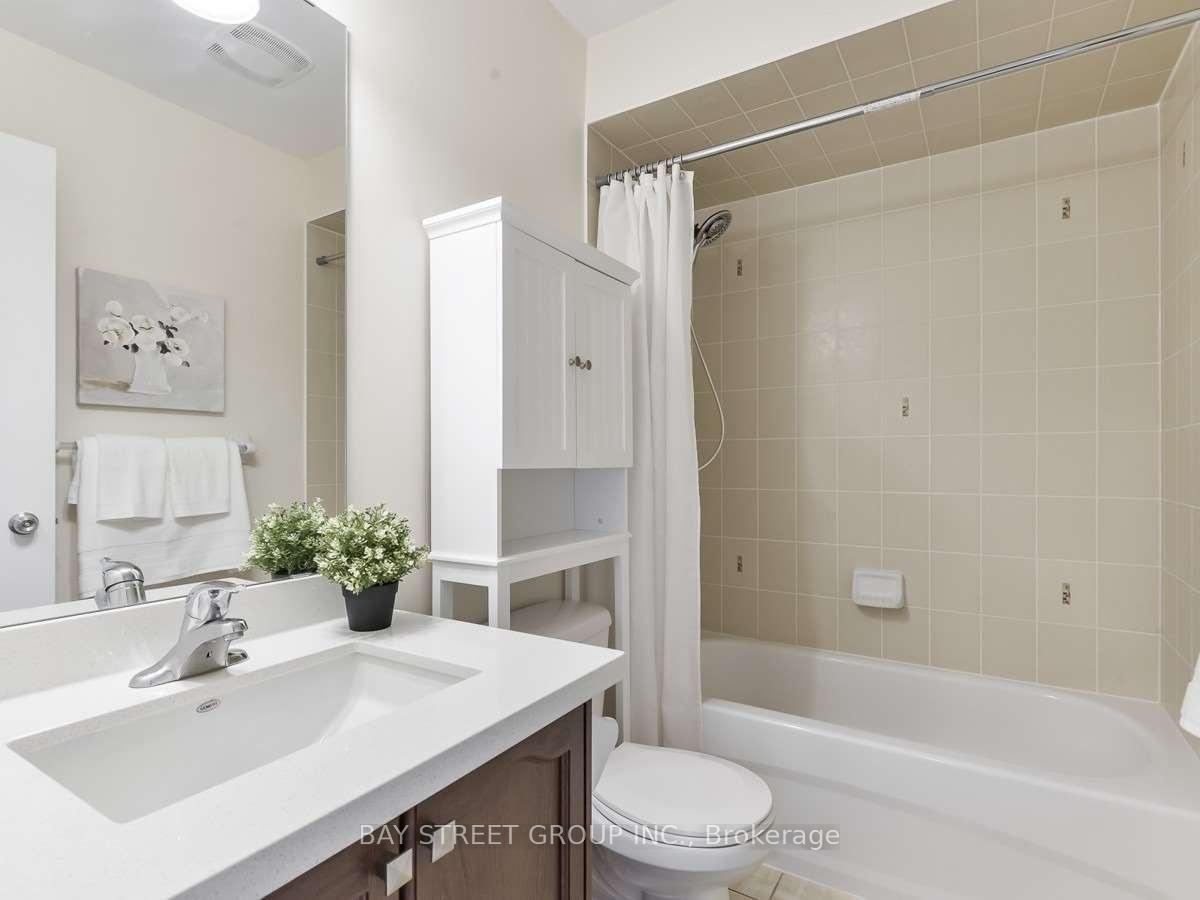 Photo 17 of 32 Orca Drive, Markham, Wismer — HOMEH