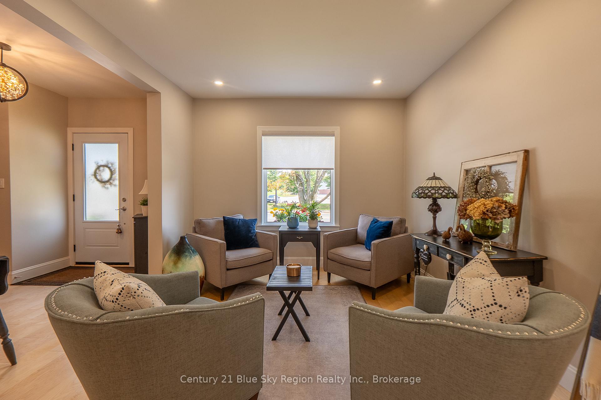 Photo 8 of 645 Jane Street, North Bay, West End — HOMEH