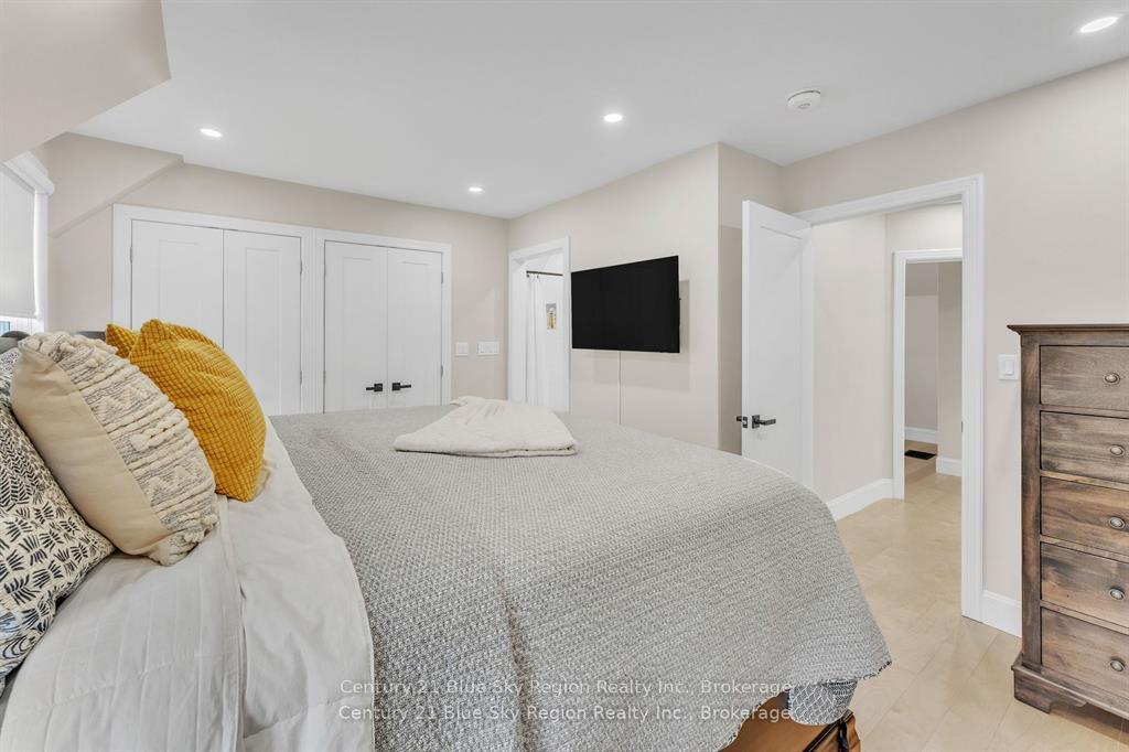 Photo 23 of 645 Jane Street, North Bay, West End — HOMEH