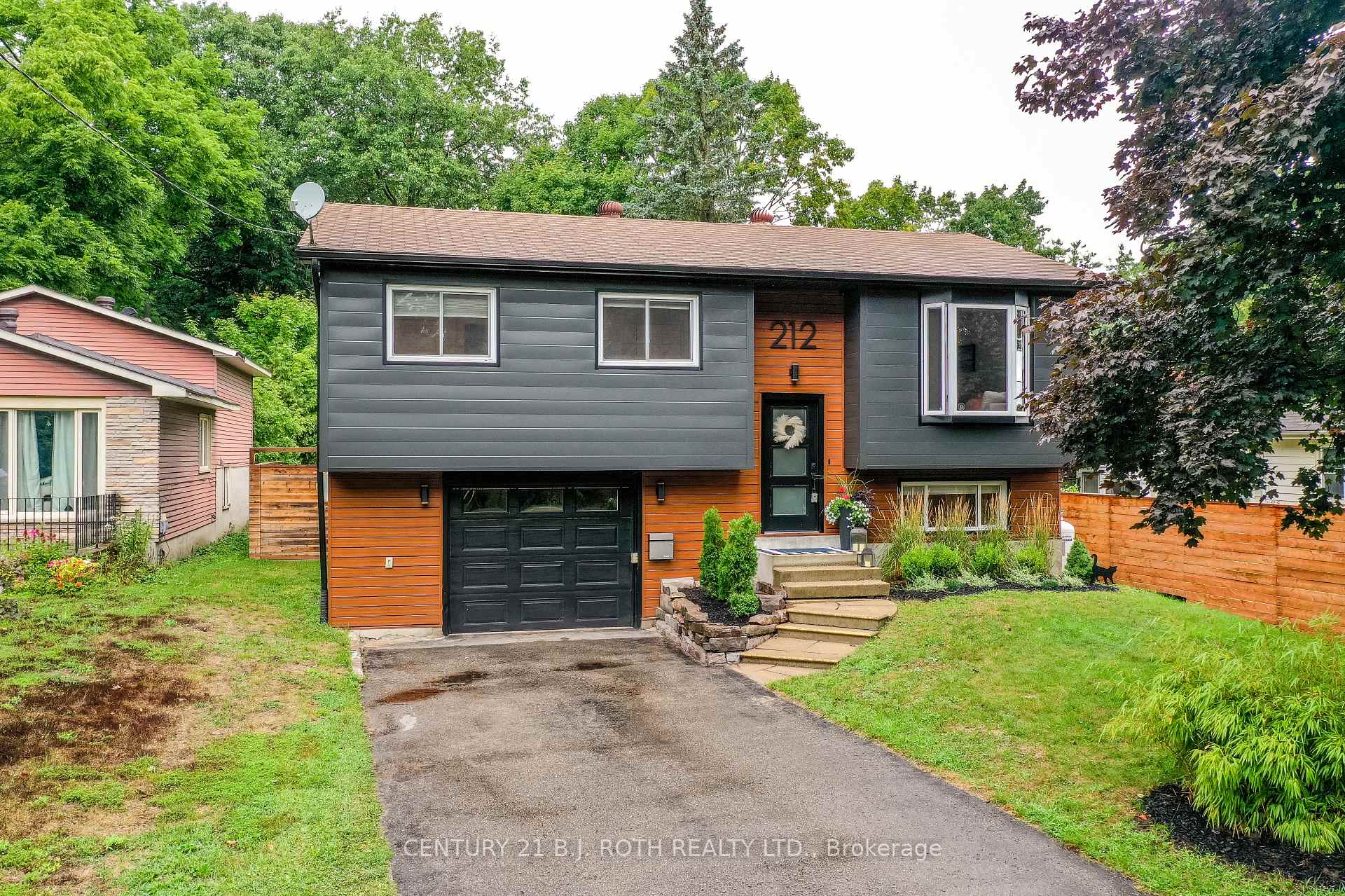 Photo 1 of 212 Borland Street E, Orillia — HOMEH