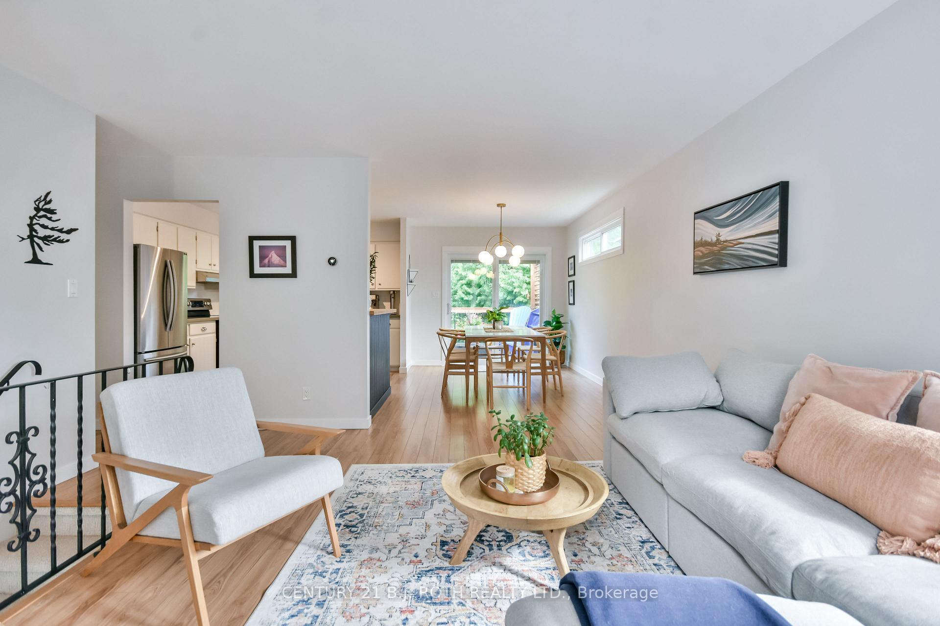 Photo 5 of 212 Borland Street E, Orillia — HOMEH