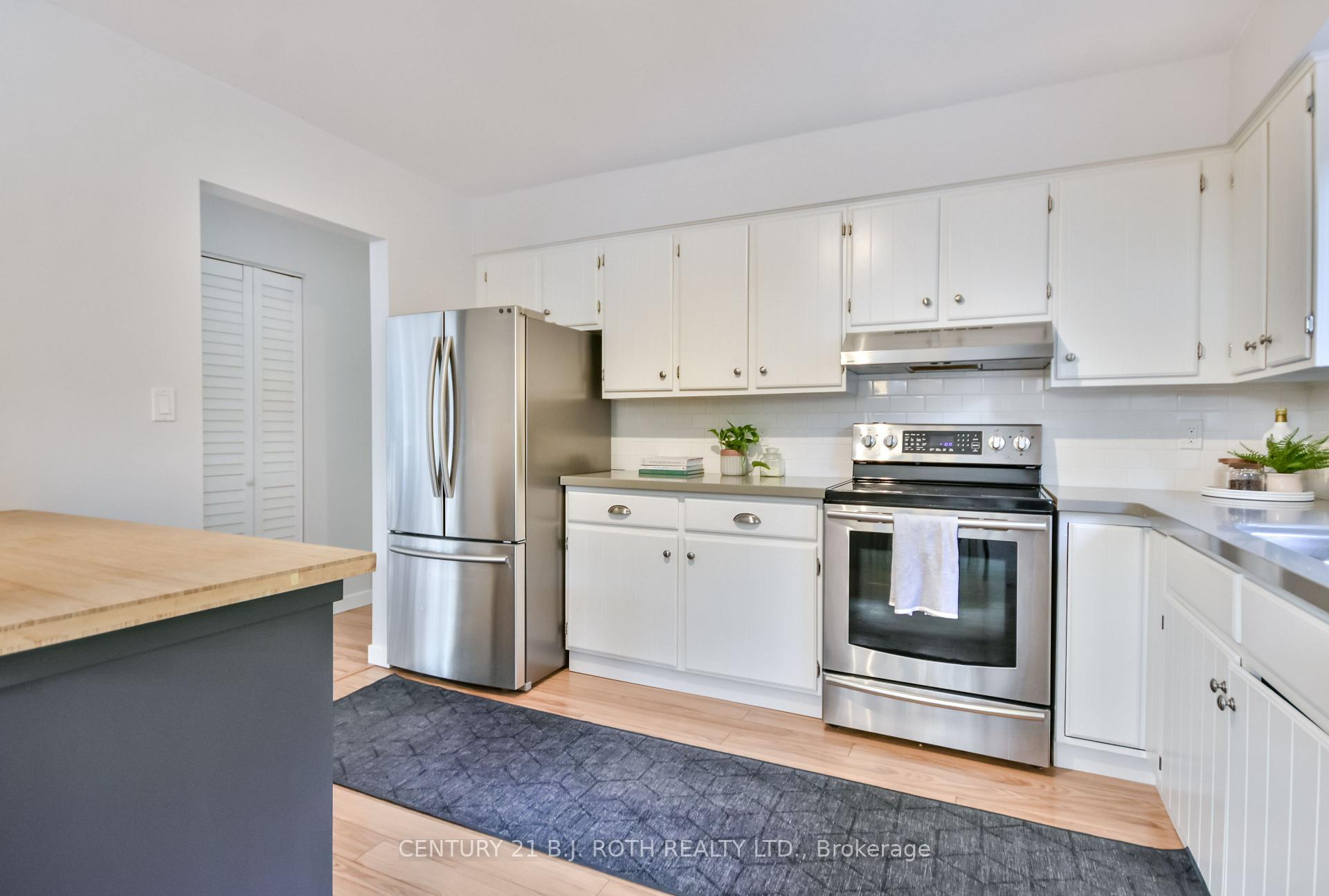 Photo 7 of 212 Borland Street E, Orillia — HOMEH