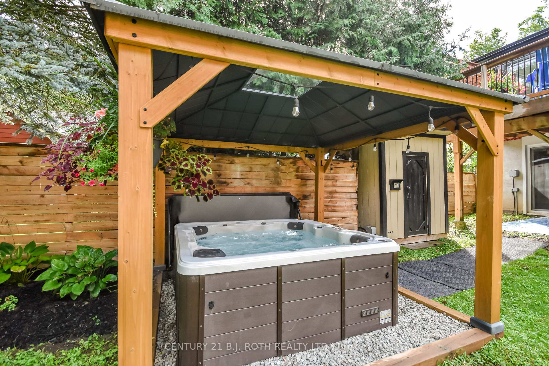 Photo 17 of 212 Borland Street E, Orillia — HOMEH