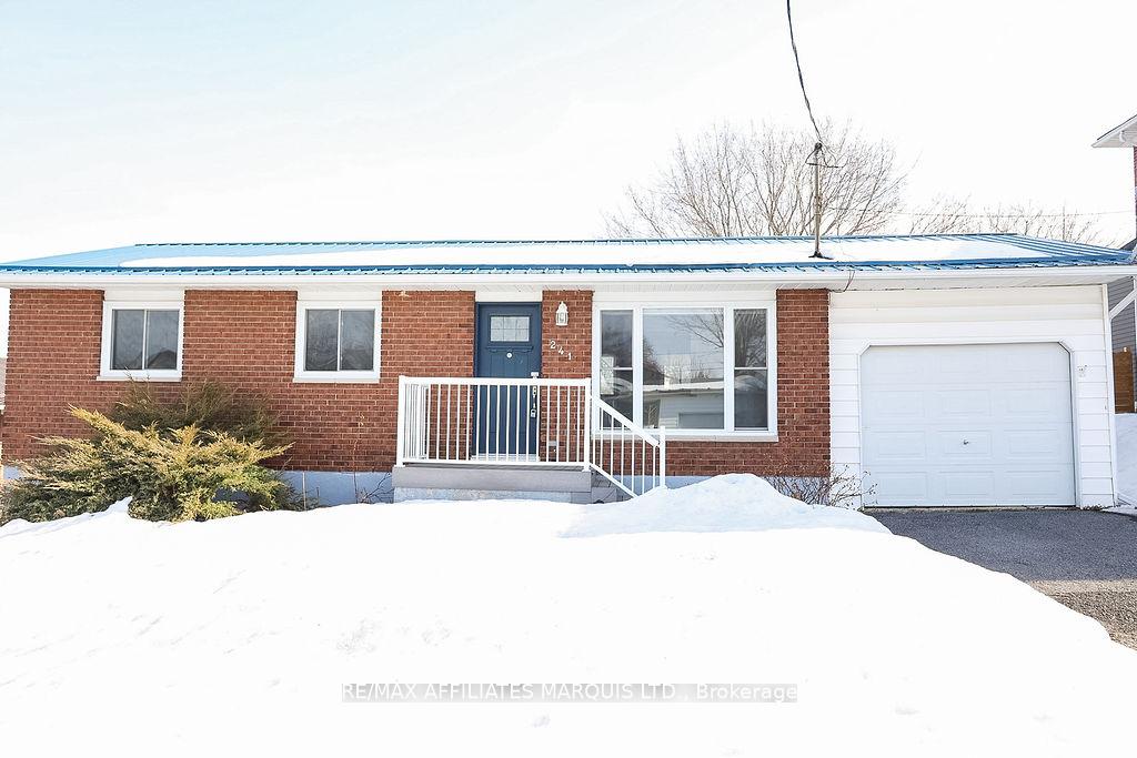 Front of 241 Dominion Street N