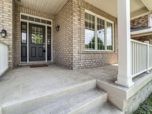 Photo 2 of 923 Vickerman Way, Milton, Coates — HOMEH