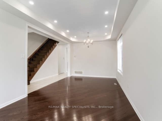 Photo 5 of 923 Vickerman Way, Milton, Coates — HOMEH