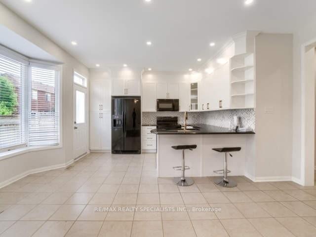 Photo 12 of 923 Vickerman Way, Milton, Coates — HOMEH