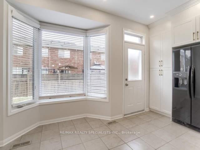 Photo 13 of 923 Vickerman Way, Milton, Coates — HOMEH