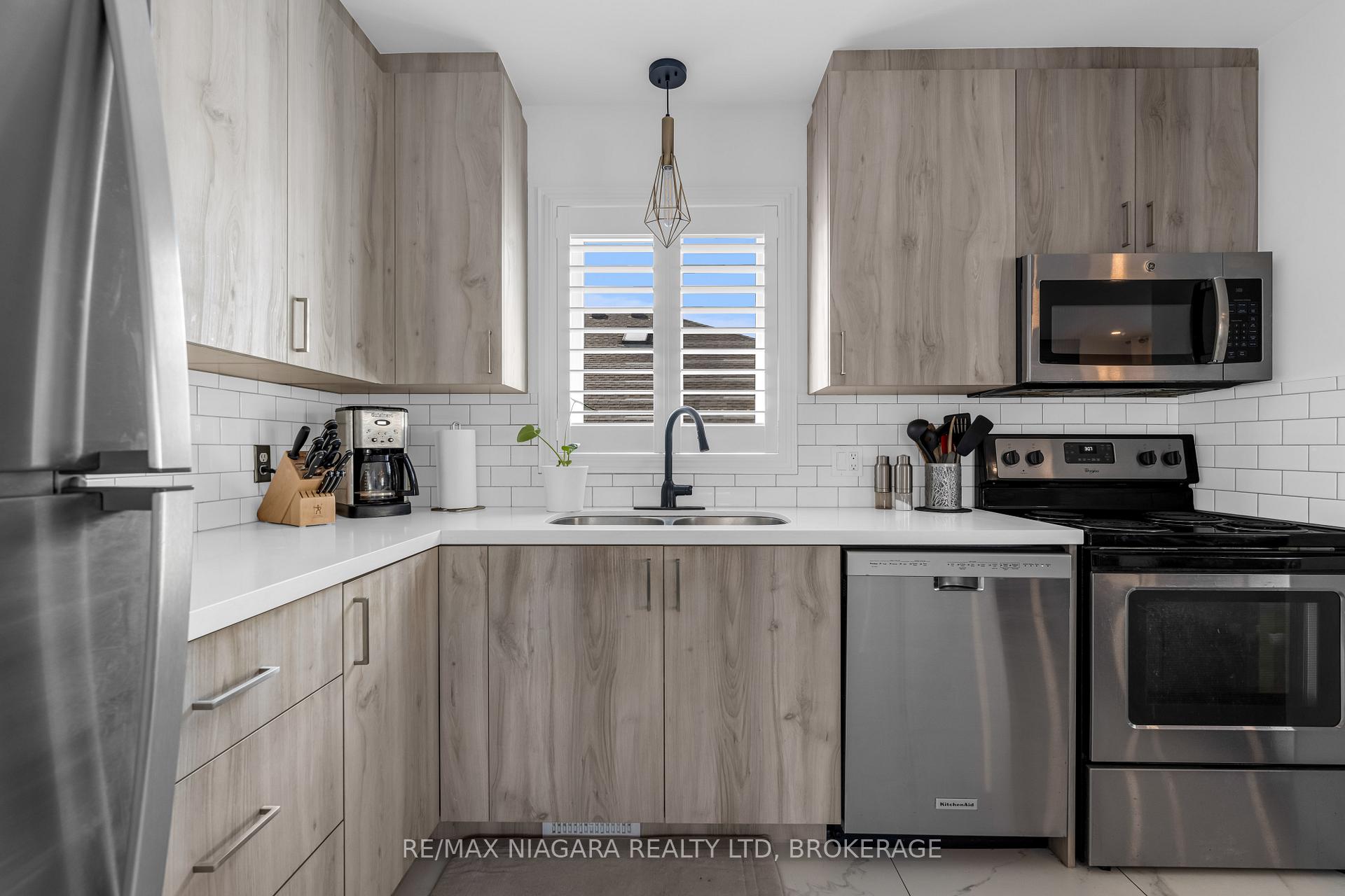 Photo 7 of 8142 Marcon Street, Niagara Falls, Ascot — HOMEH