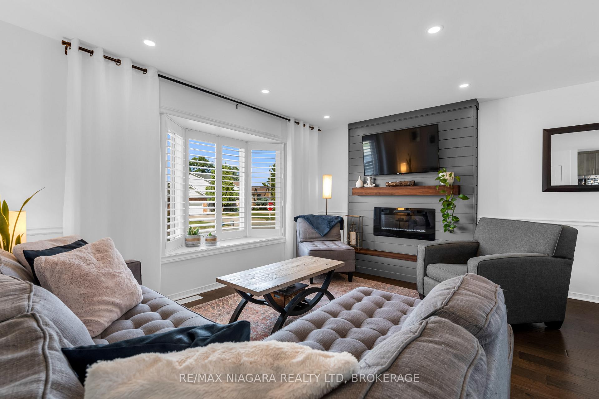Photo 11 of 8142 Marcon Street, Niagara Falls, Ascot — HOMEH