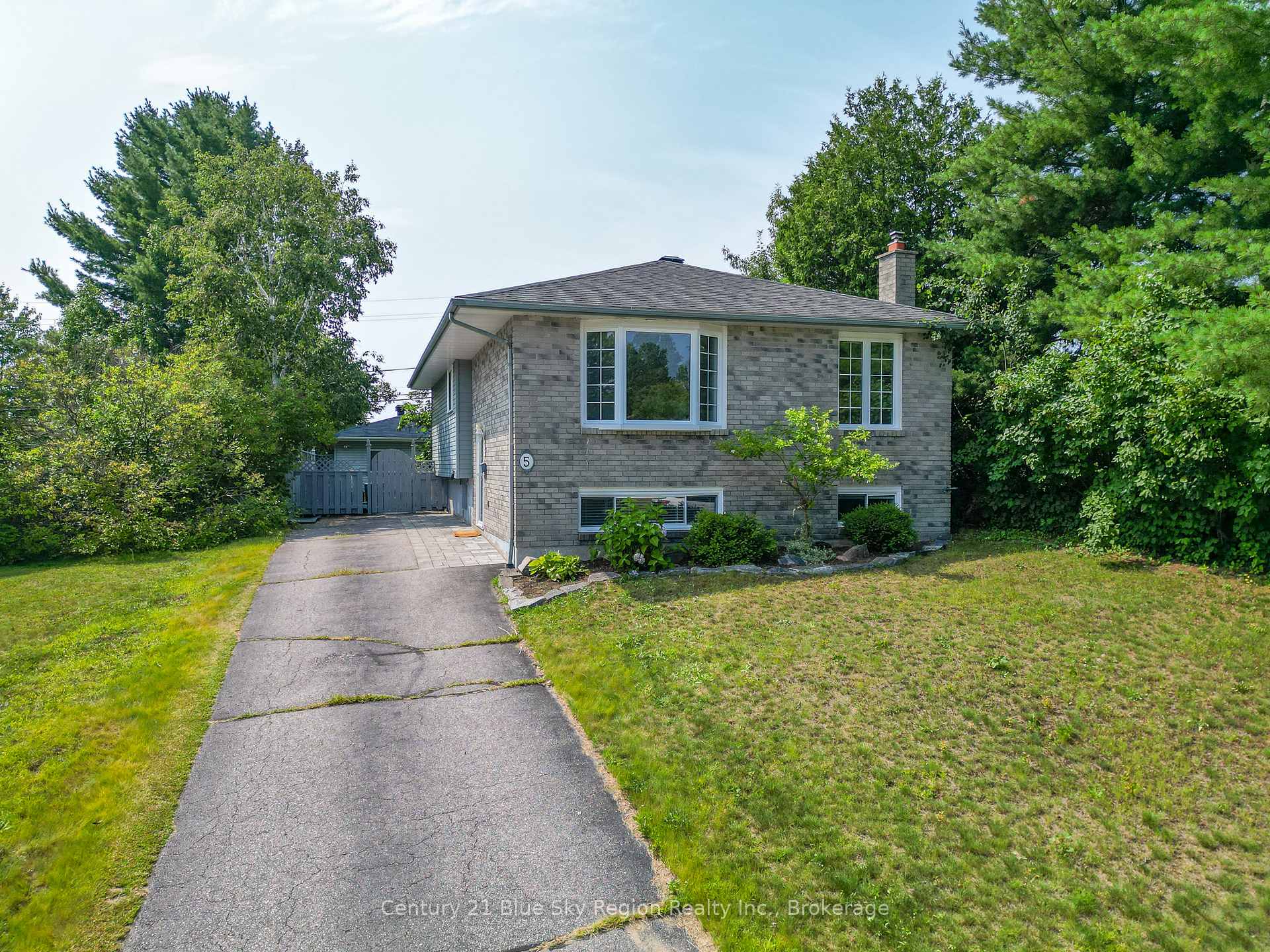 Photo 1 of 5 Merlin Avenue, North Bay, Birchaven — HOMEH
