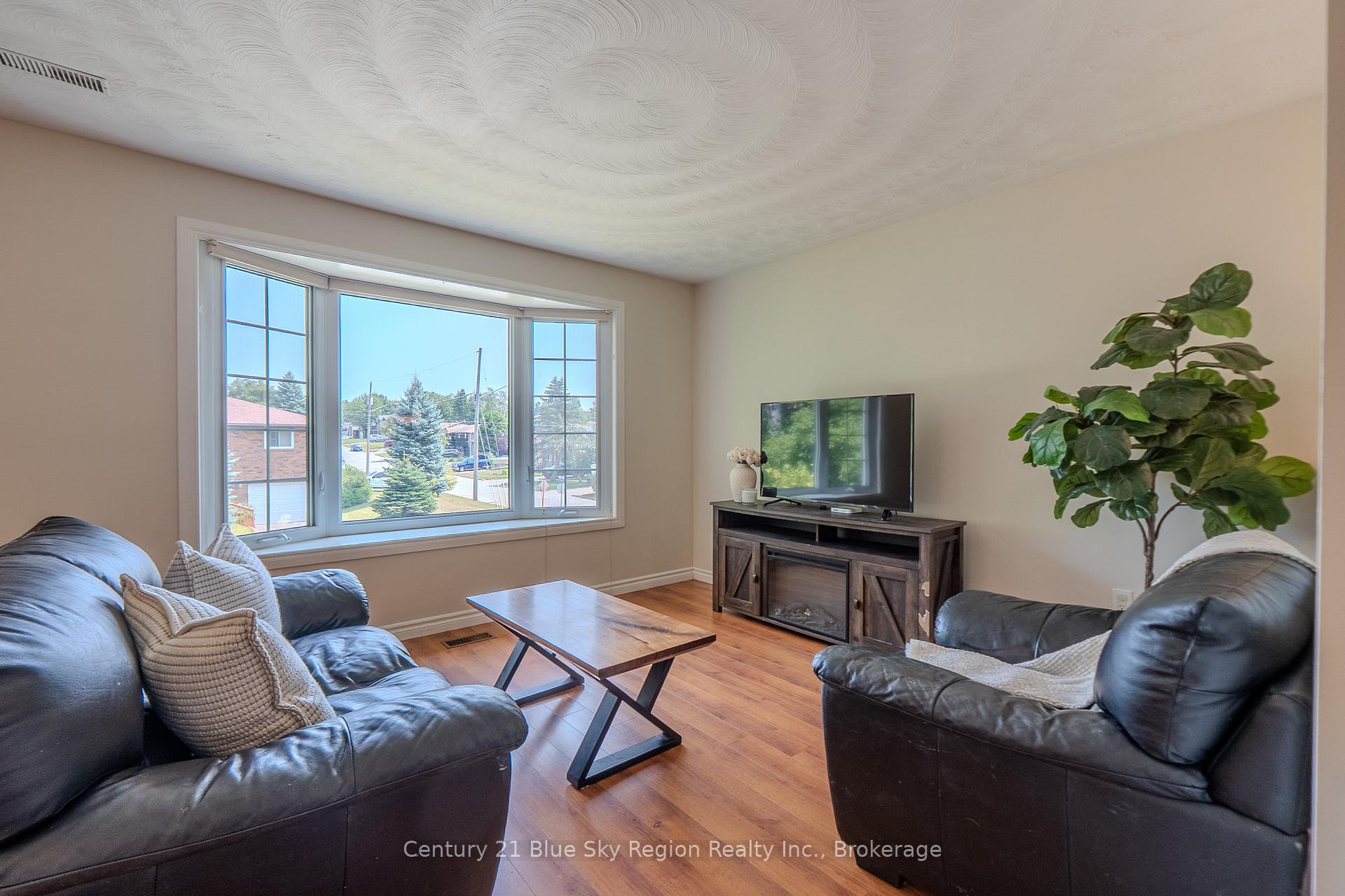 Photo 5 of 5 Merlin Avenue, North Bay, Birchaven — HOMEH