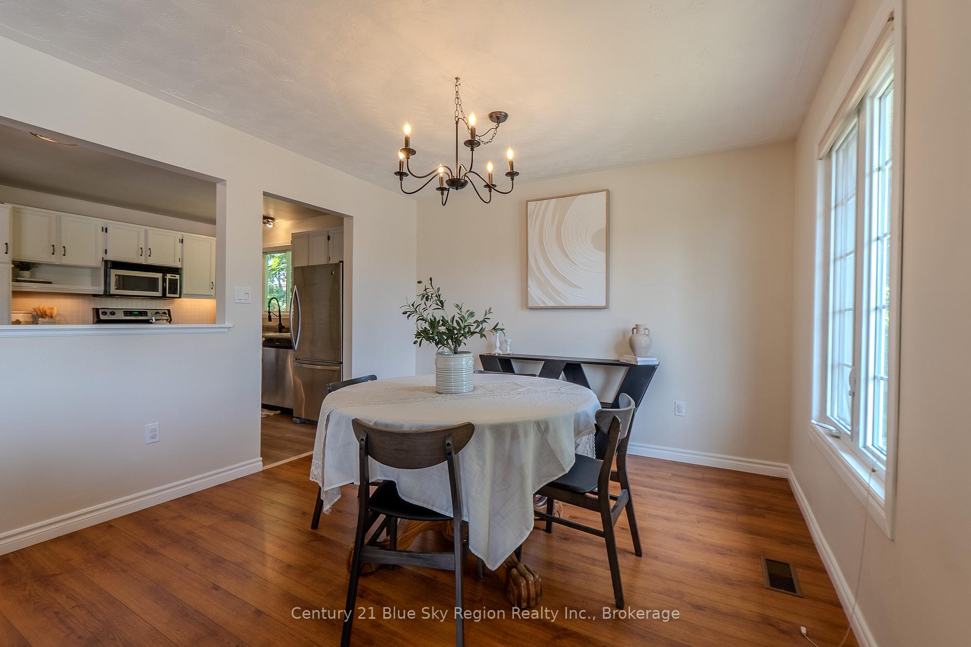 Photo 8 of 5 Merlin Avenue, North Bay, Birchaven — HOMEH