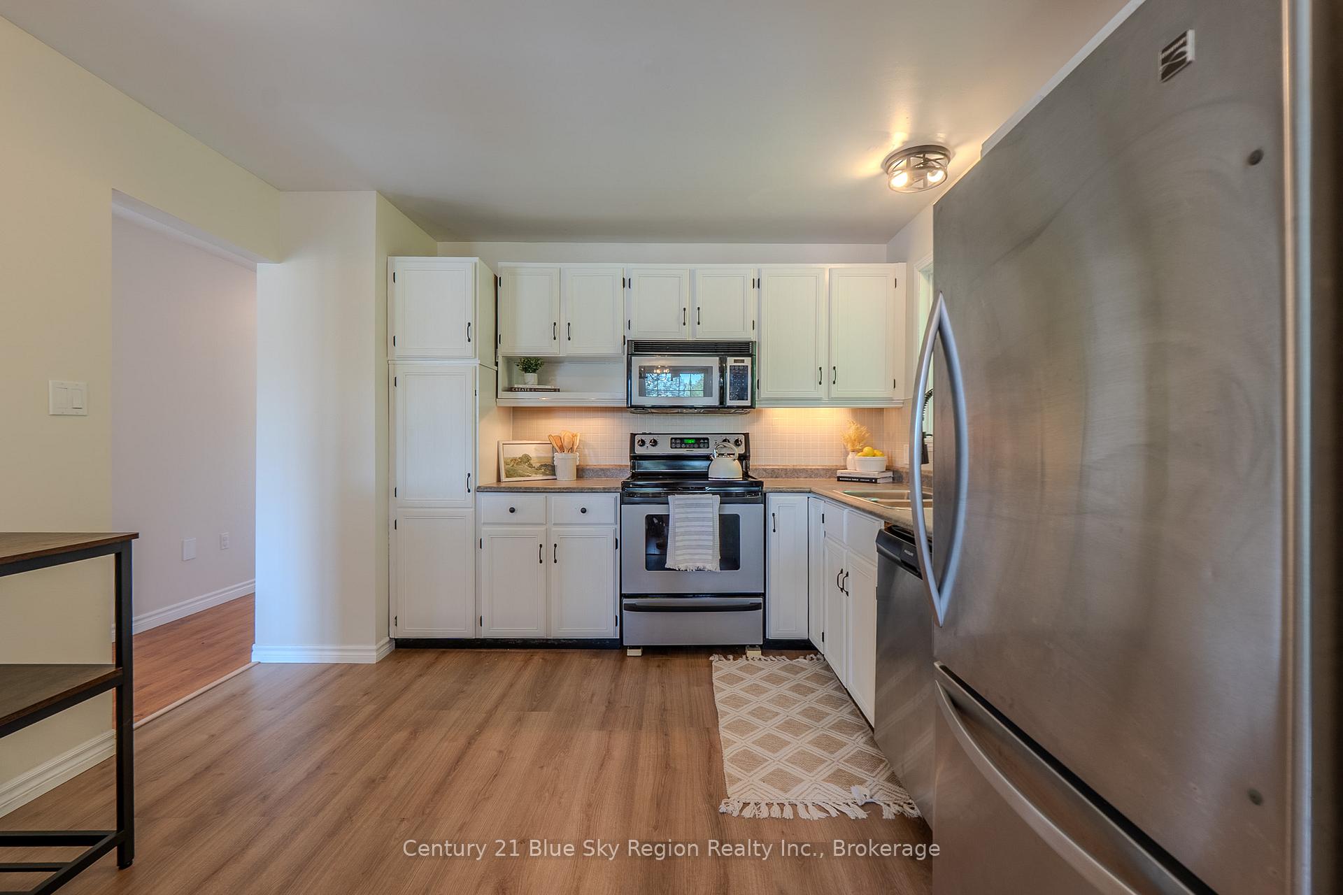 Photo 10 of 5 Merlin Avenue, North Bay, Birchaven — HOMEH