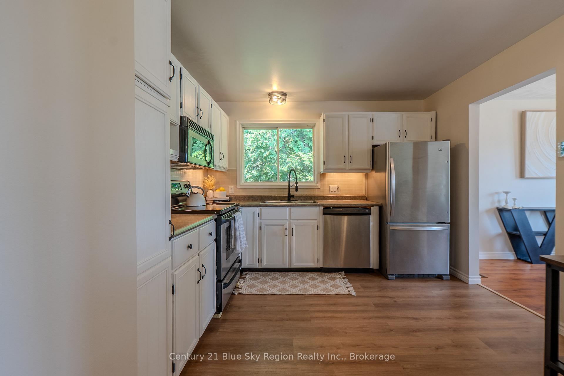 Photo 11 of 5 Merlin Avenue, North Bay, Birchaven — HOMEH