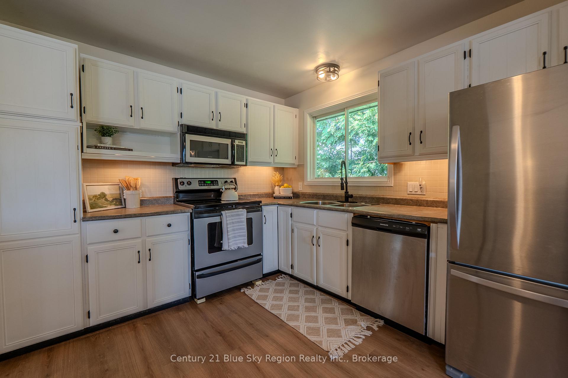 Photo 12 of 5 Merlin Avenue, North Bay, Birchaven — HOMEH