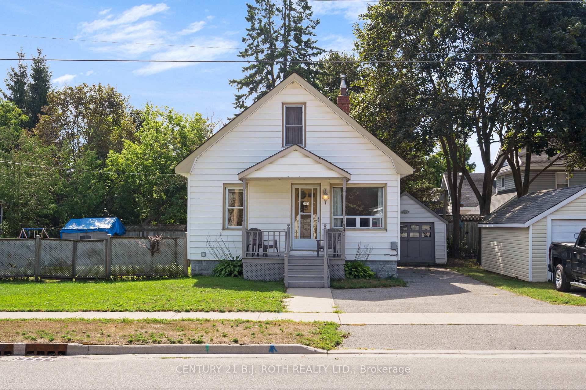 Front of 341 Nottawasaga Street