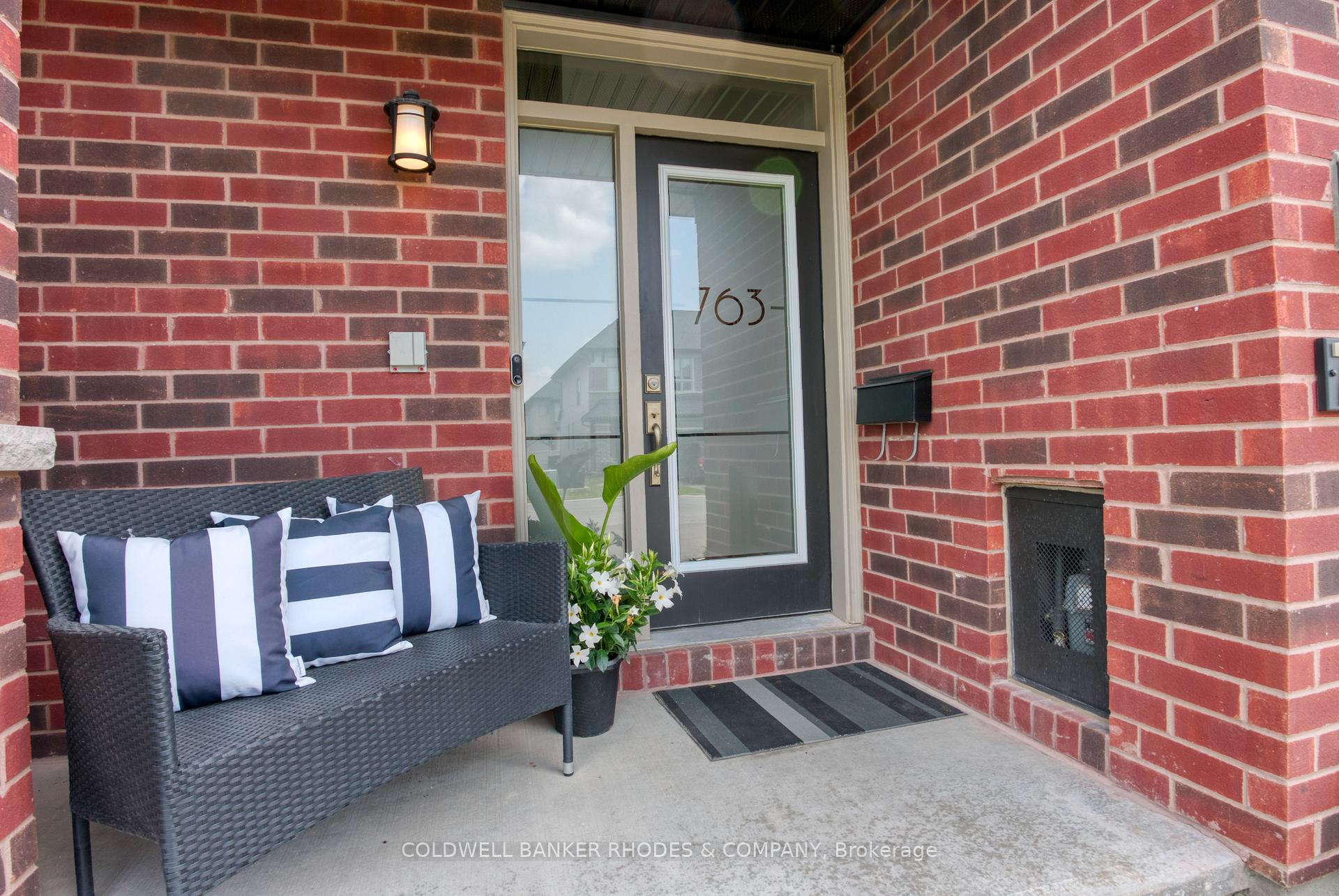 Photo 2 of 763 Cairn Crescent, Ottawa, Mer Bleue/Bradley Estates/Anderson Park — HOMEH