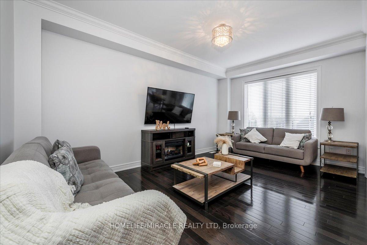 Photo 6 of 74 Cauthers Crescent, New Tecumseth, Alliston — HOMEH