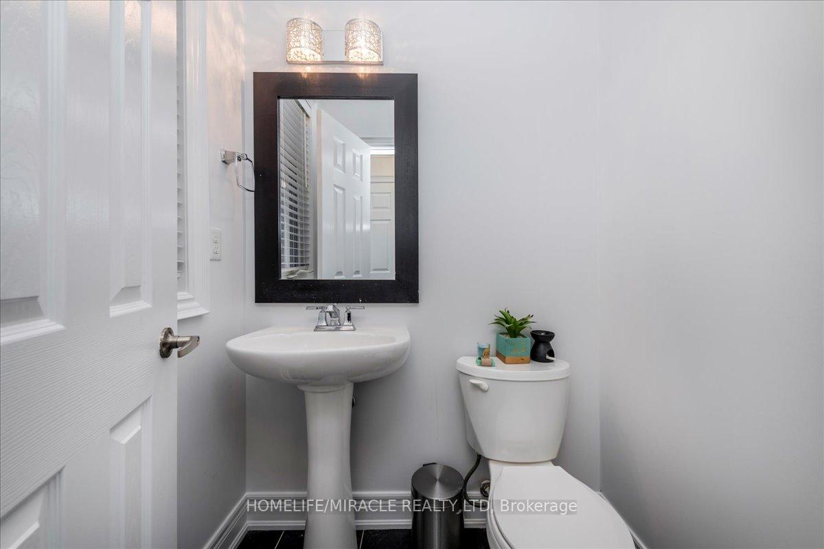 Photo 15 of 74 Cauthers Crescent, New Tecumseth, Alliston — HOMEH
