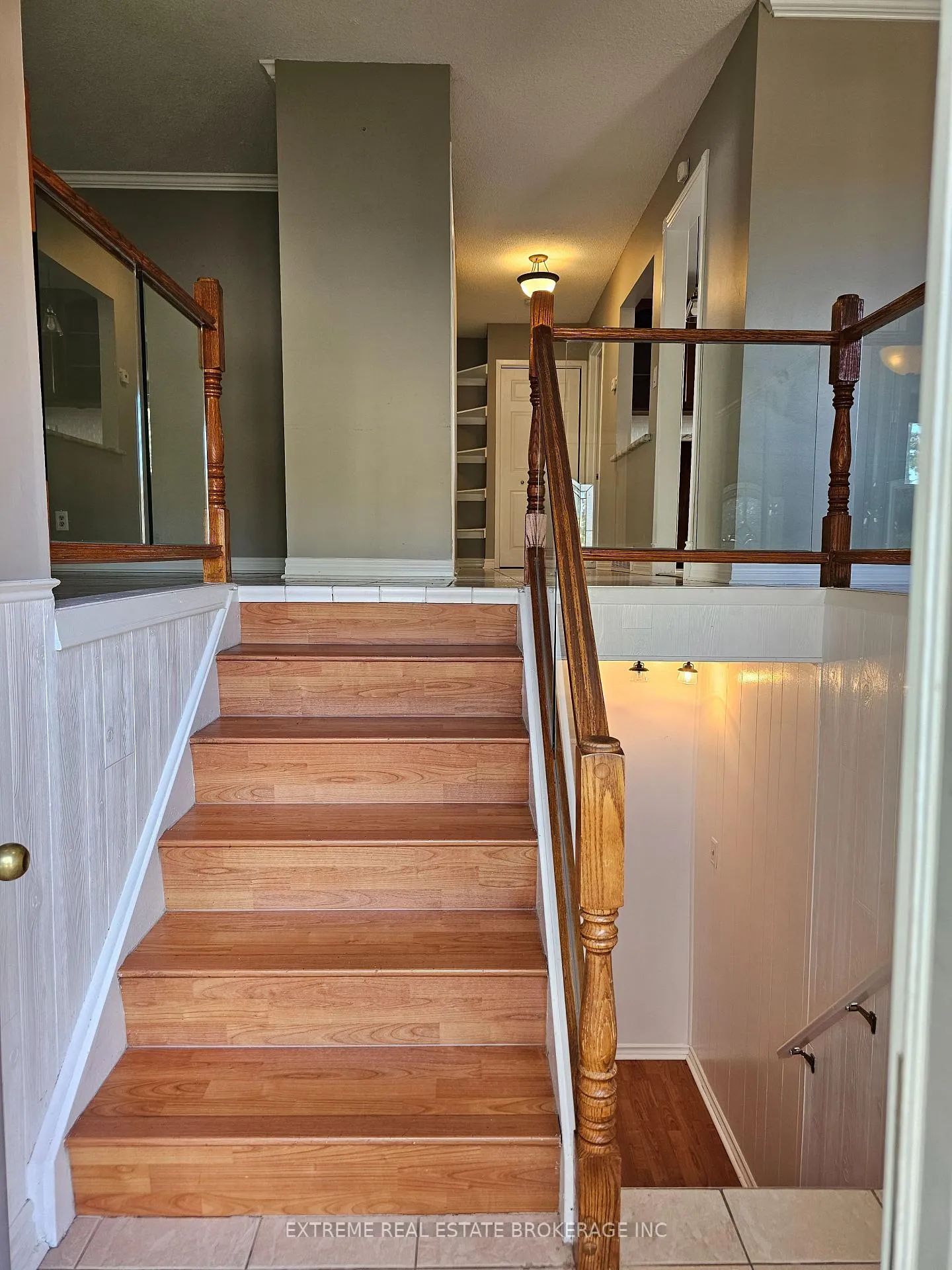 Photo 6 of 7583 Rainbow Crescent, Niagara Falls, Marineland — HOMEH