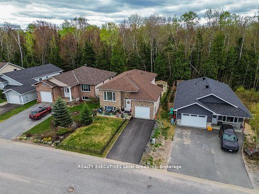 Photo 2 of 325 Thelma Avenue, North Bay, Ferris — HOMEH