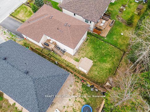 Photo 4 of 325 Thelma Avenue, North Bay, Ferris — HOMEH