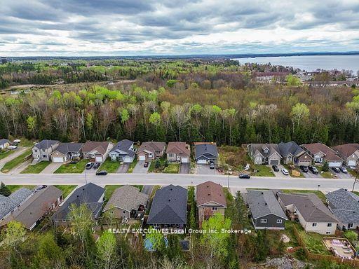 Photo 5 of 325 Thelma Avenue, North Bay, Ferris — HOMEH