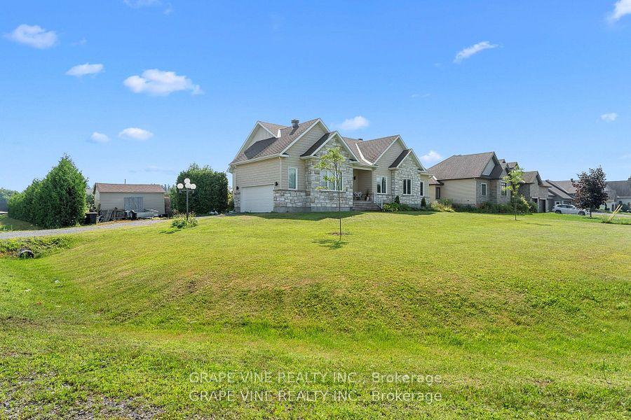 Photo 2 of 5607 Maklynne Way, Ottawa, Vars Village — HOMEH